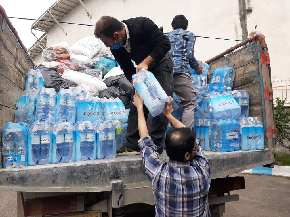 ارسال کمک های مردمی ستاد بازسازی عتبات استان گیلان به شهر سی سخت